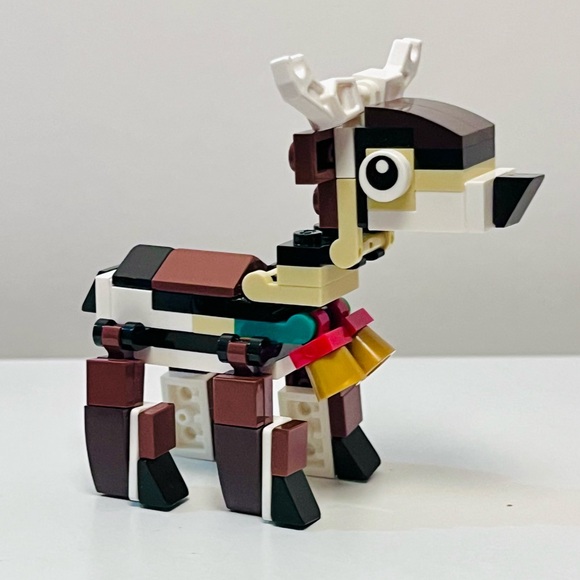 LEGO Holiday Collection - Picture 6 of 8